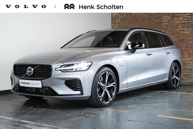 Volvo V60 T6 Plug-in hybrid AWD Plus Dark | Head-up Display | Harman Kardon Premium Audio | 360° Parkeercamera | Parkeersensoren voor + achter | Stoelverwarming | stuurwielverwarming | 19" Lichtmetalen velgen | Panoramadak | Google infotainment