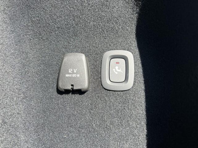 Volvo V60 2.0 T6 Plug-in hybrid AWD Plus Dark PHEV, Automaat, Trekhaak semi elektrisch inklapbaar, Stoelverwarming, Stuurverwarming, Driver assist, Adaptive cruise, BLIS