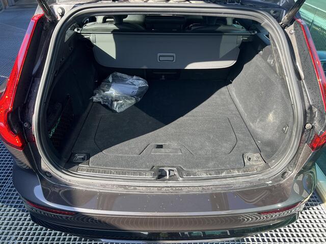 Volvo V60 2.0 T6 Plug-in hybrid AWD Plus Dark PHEV, Automaat, Trekhaak semi elektrisch inklapbaar, Stoelverwarming, Stuurverwarming, Harman Kardon, Driver assist, Adaptive cruise, Blis