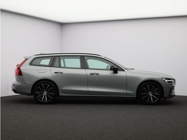 Volvo V60 2.0 T6 Plug-in hybrid AWD Plus Dark / Trekhaak / 360 Camera / Harman Kardon / Elektrische Stoelen / Adaptive Cruise / BLIS / Keyless /