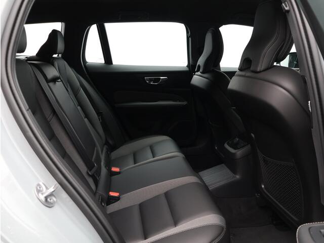 Volvo V60 2.0 T6 Plug-in hybrid AWD Plus Dark / Trekhaak / 360 Camera / Harman Kardon / Elektrische Stoelen / Adaptive Cruise / BLIS / Keyless /