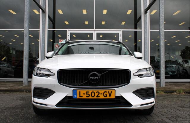 Volvo V60 B3 Automaat Momentum Advantage | Getint glas | 18" Glossy Black LMV | PDC V+A | AppleCarplay | LED Koplampen | DAB