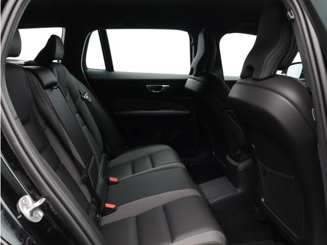 Volvo V60 2.0 T6 Plug-in hybrid AWD Plus Dark / Trekhaak / 360 Camera / Harman Kardon / Elektrische Stoelen / Stoel+Stuurverwarming / BLIS / Keyless / Adaptive Cruise /