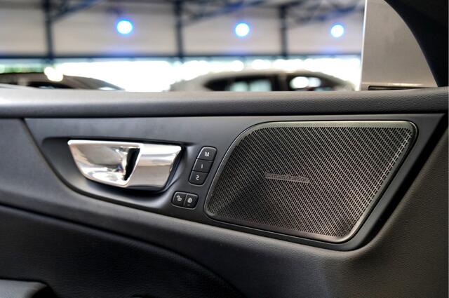 Volvo V60 2.0 T8 AWD 287kW/390pk Aut8 Twin Engine Inscription PANORAMADAK + HARMAN/KARDON + CRUISE + SPORTSTOELEN IN LEER + STOELVERWARMING + CAMERA + BLIS + LANE ASSIST + KEYLESS + STANDKACHEL + ON-CALL + CARPLAY + PARKSENSOREN + 18" LM-VELGEN!!