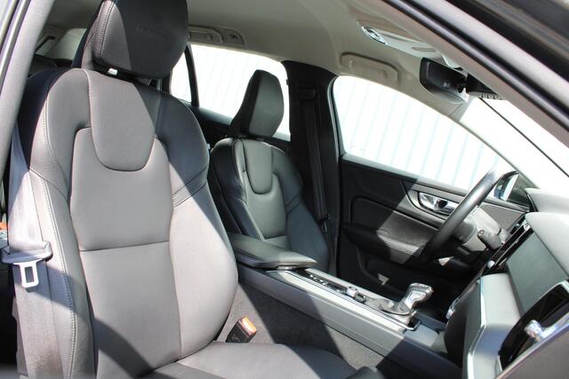 Volvo V60 T5 Automaat Momentum | DAB Ontvanger | Lederen Bekleding | Verwarmbare Voorstoelen | Navigatiesysteem | Apple Carplay/Android Auto | Cruise Control | High Performance Audio | Rijstrooksensor Met Correctie | Electronic Climate Control