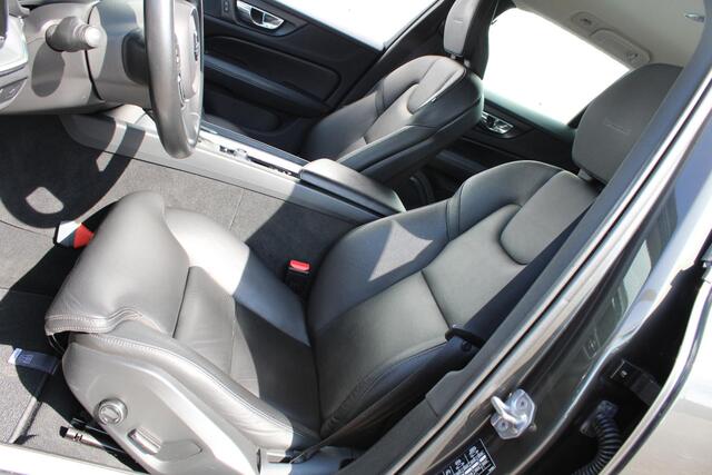 Volvo V60 T5 Automaat Momentum | DAB Ontvanger | Lederen Bekleding | Verwarmbare Voorstoelen | Navigatiesysteem | Apple Carplay/Android Auto | Cruise Control | High Performance Audio | Rijstrooksensor Met Correctie | Electronic Climate Control