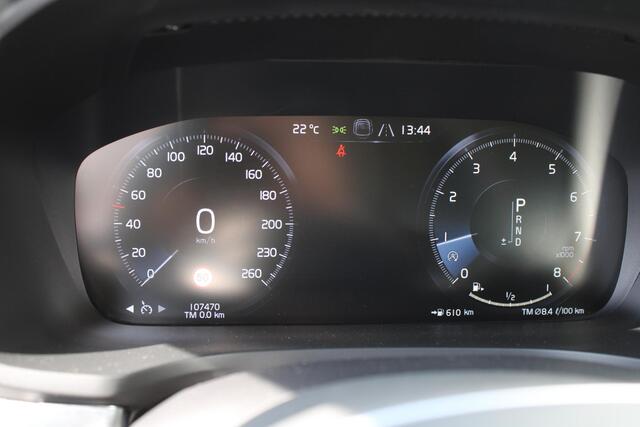 Volvo V60 T5 Automaat Momentum | DAB Ontvanger | Lederen Bekleding | Verwarmbare Voorstoelen | Navigatiesysteem | Apple Carplay/Android Auto | Cruise Control | High Performance Audio | Rijstrooksensor Met Correctie | Electronic Climate Control