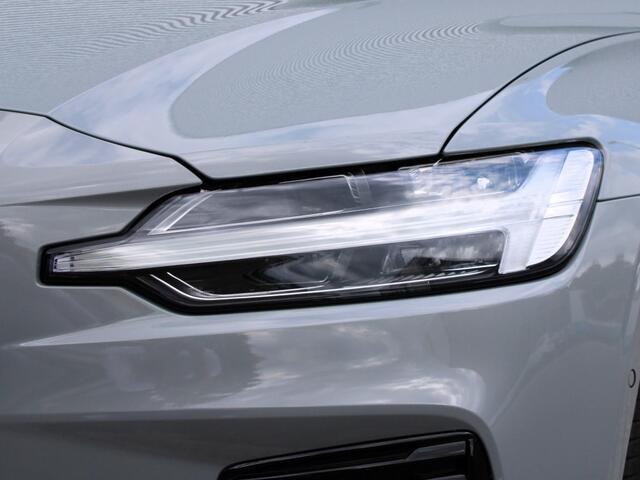 Volvo V60 2.0 T6 Plug-in hybrid AWD Plus Dark Automaat / 360* camera / Trekhaak / Verwarmd voorraam / Google Maps