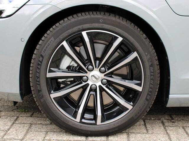 Volvo V60 2.0 T6 Plug-in hybrid AWD Plus Dark Automaat / 360* camera / Trekhaak / Verwarmd voorraam / Google Maps