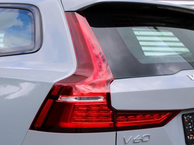 Volvo V60 2.0 T6 Plug-in hybrid AWD Plus Dark Automaat / 360* camera / Trekhaak / Verwarmd voorraam / Google Maps