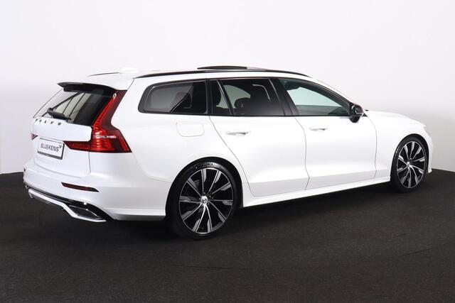 Volvo V60 B4 R-Design - Panorama/schuifdak - IntelliSafe Assist & Surround - 360º Camera - Harman/Kardon audio - Verwarmde voorstoelen & stuur - Parkeersensoren voor & achter - Head up display - Draadloze tel. lader - Extra getint glas -