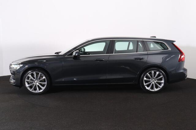 Volvo V60 T5 Momentum - IntelliSafe Assist & Surround - Verwarmde voorstoelen, stuur & achterbank - Parkeersensoren achter - High Performance audio - Standkachel - Elektr. inklapbare trekhaak - 19' LMV