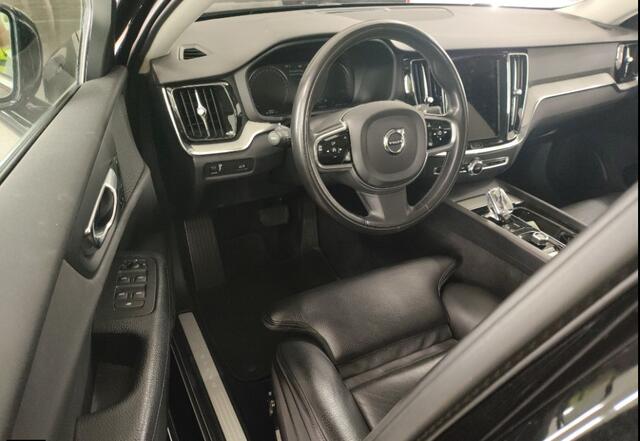 Volvo V60 2.0 B3 Inscription | Trekhaak | Panorama dak | Leder | Memory | Camera | LED | Keyless |