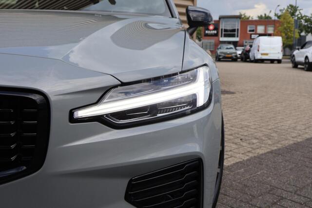Volvo V60 2.0 T6 Plug-in hybrid AWD Plus Dark