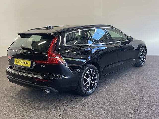 Volvo V60 2.0 B4 Momentum Climate control Cruise control adaptieve Parkeersensoren Achteruitrijd camera LED Verwarmde voorstoelen Lane assist Apple Carplay/ Android Auto