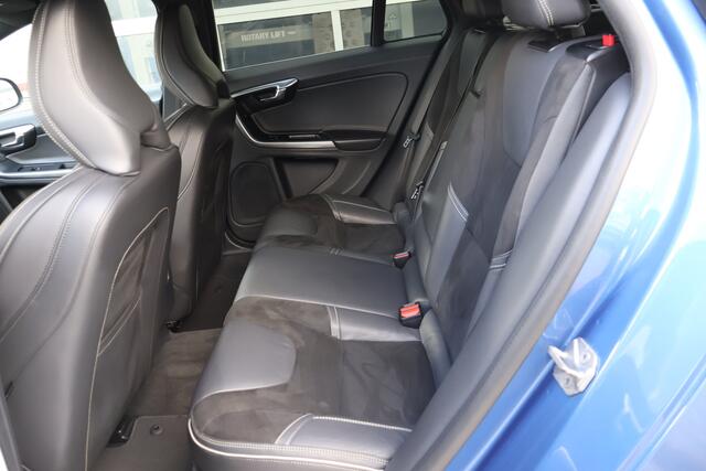 Volvo V60 2.0 T4 Business Sport
