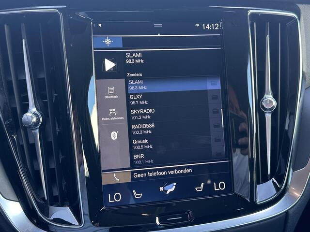 Volvo V60 2.0 T4 Momentum Pro automaat/ trekhaak/ 18 inch/ stoelverwarming / apple car play