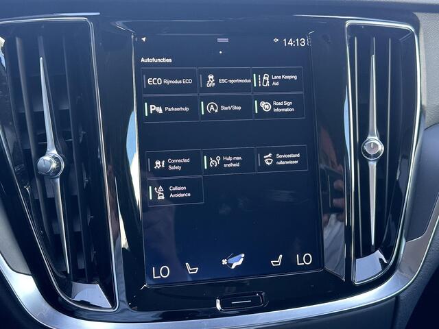 Volvo V60 2.0 T4 Momentum Pro automaat/ trekhaak/ 18 inch/ stoelverwarming / apple car play