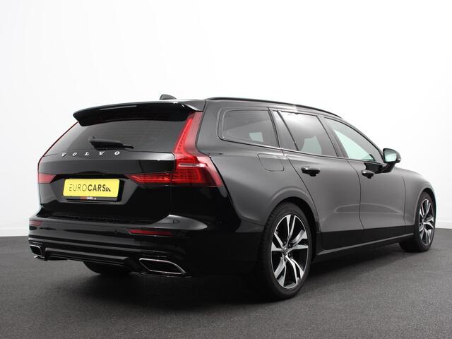 Volvo V60 2.0 B4 R-Design Navigatie Climate control Cruise control adaptive Parkeersensoren Achteruitrijcamera Keyless Navigatie Apple Carplay/ Android Auto