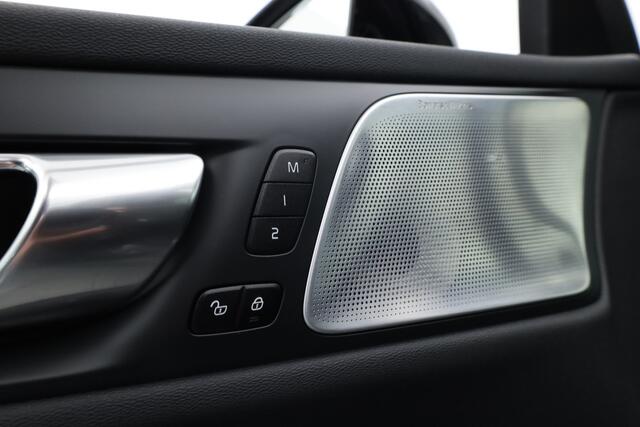 Volvo V60 T8 Recharge Ultra Dark | Bowers & Wilkins | HUD | Pano | Pilot Assist | Massage | Stoelvent.