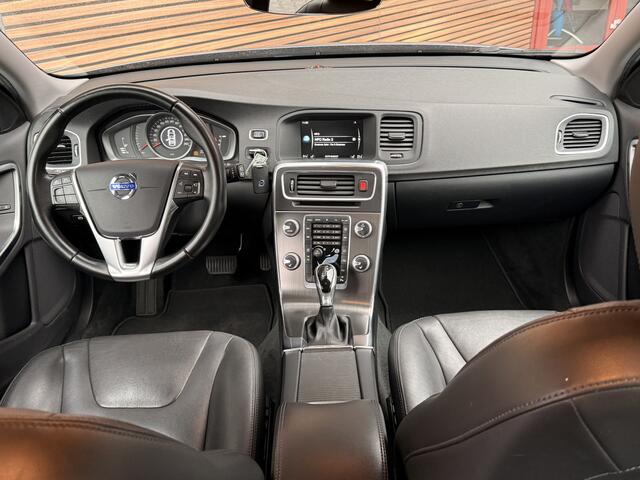 Volvo V60 1.5 T2 Momentum Leer / Memory Stoel / Xenon / Trekhaak / Lm Velgen
