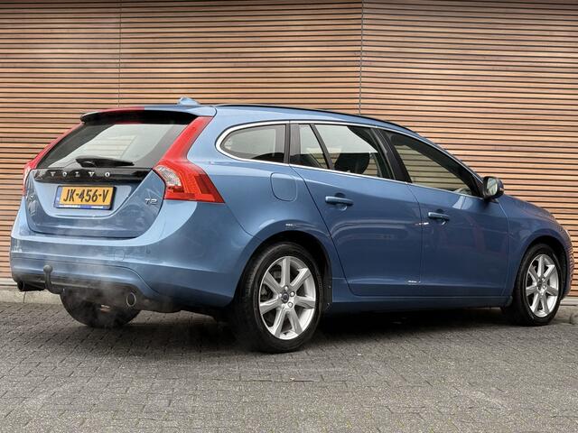 Volvo V60 1.5 T2 Momentum Leer / Memory Stoel / Xenon / Trekhaak / Lm Velgen