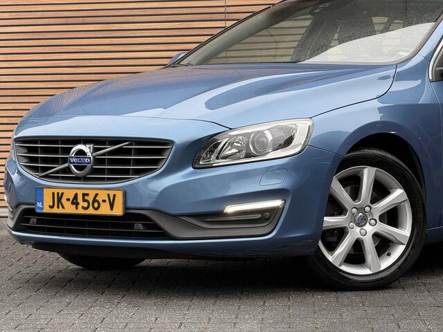 Volvo V60 1.5 T2 Momentum Leer / Memory Stoel / Xenon / Trekhaak / Lm Velgen