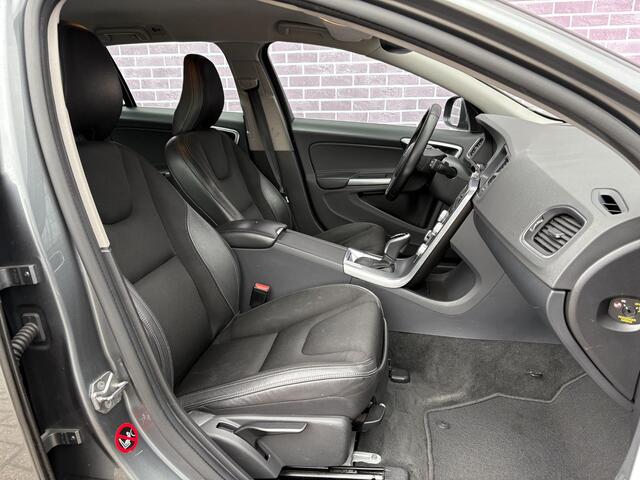 Volvo V60 1.5 T2 Nordic+ | Bi-Xenon | Standkachel | Stoelverwarming | Parkeersensoren | High Performance audio |