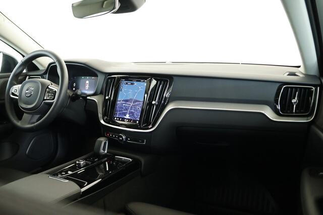 Volvo V60 2.0 T8 Plug-in hybrid AWD Plus Dark / Opendak / LED / H&K / Pilot assist / Leder