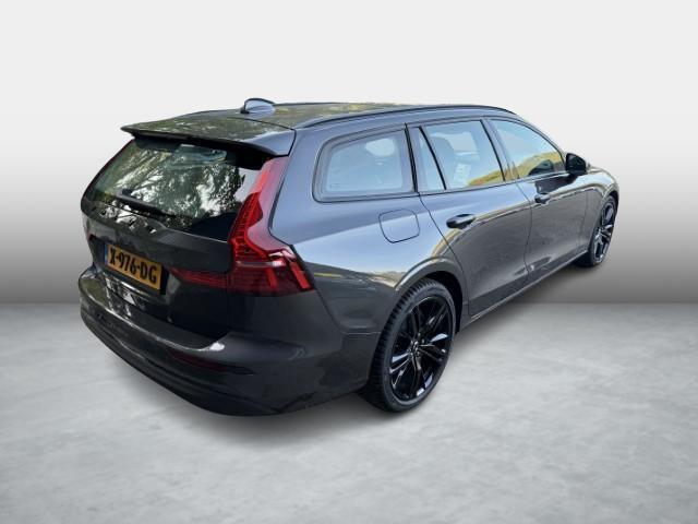 Volvo V60 2.0 B3 Essential Edition | Sport Pack | 19" Black Edition Velgen | Leder | Adaptieve Cruise Control | Stoelverwarming | Park Assist |