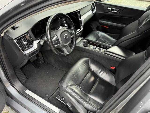 Volvo V60 2.0 B3 Momentum Advantage | R-Design | Elek. Trekhaak | Camera | Dealer onderhouden