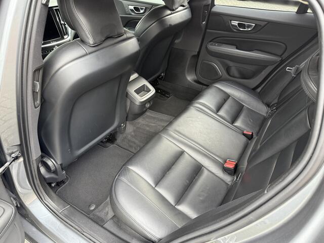 Volvo V60 2.0 B3 Momentum Advantage | R-Design | Elek. Trekhaak | Camera | Dealer onderhouden