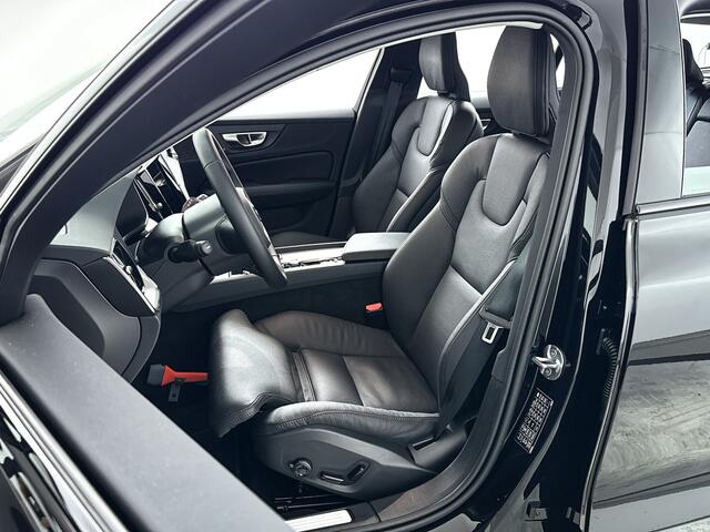 Volvo V60 B4 Aut. Plus Dark | Parkeercamera | Stoel- en stuurverwarming | Trekhaak