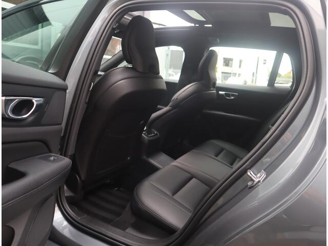 Volvo V60 2.0 T8 Twin Engine AWD R-Design / Panoramadak