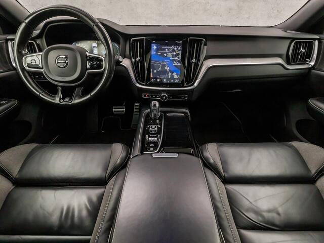 Volvo V60 2.0 T8 Twin Engine AWD R-Design 391Pk Automaat (PANORAMADAK, BLACK EDITION, HEAD-UP DISPLAY, LEDER, MEMORY SEATS, STUUR/STOELVERWARMING, HARMAN/KARODN, 360 CAMERA, ADAPTIVE CRUISE, KEYLESS, NIEUWSTAAT)