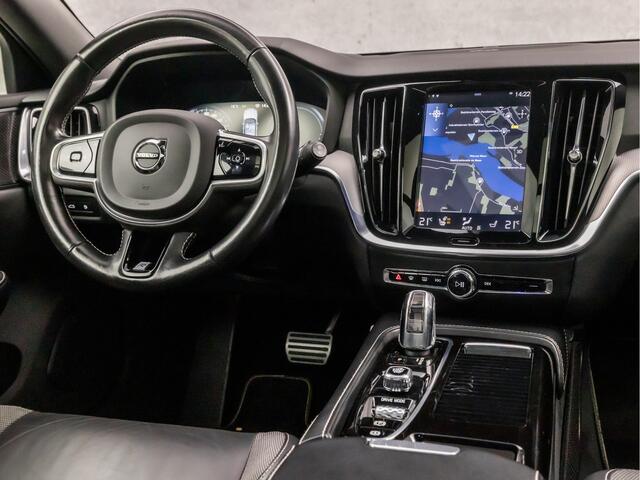 Volvo V60 2.0 T8 Twin Engine AWD R-Design 391Pk Automaat (PANORAMADAK, BLACK EDITION, HEAD-UP DISPLAY, LEDER, MEMORY SEATS, STUUR/STOELVERWARMING, HARMAN/KARODN, 360 CAMERA, ADAPTIVE CRUISE, KEYLESS, NIEUWSTAAT)