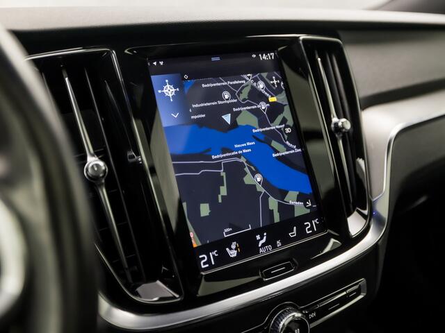 Volvo V60 2.0 T8 Twin Engine AWD R-Design 391Pk Automaat (PANORAMADAK, BLACK EDITION, HEAD-UP DISPLAY, LEDER, MEMORY SEATS, STUUR/STOELVERWARMING, HARMAN/KARODN, 360 CAMERA, ADAPTIVE CRUISE, KEYLESS, NIEUWSTAAT)