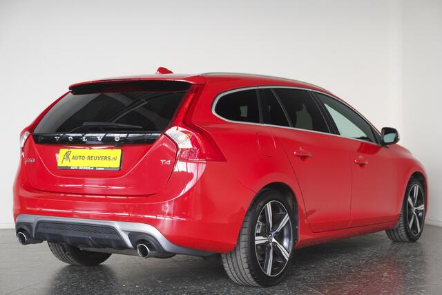 Volvo V60 2.0 T4 R-Design / Opendak / Leder / Navi / Cam / Trekhaak / org NL