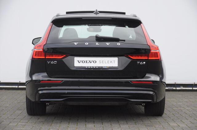 Volvo V60 T6 350PK Automaat AWD Plus Dark / Adaptive cruise control / Elektrische stoelen / Harman Kardon audio / Trekhaak / Pilot assist / BLIS / Stoel en stuur verwarming / Elektrische achterklep / Parkeersensoren met 360 camera / Google infotainment