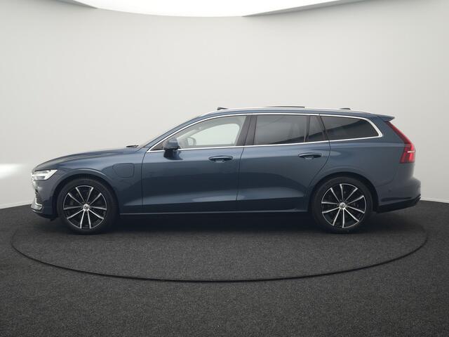 Volvo V60 T6 AWD Plus Bright Plug In Hybrid 350pk Dealer O.H PHEV | Trekhaak Af Fabriek | Panodak | 360 Camera | Adaptive Cruise | Lederen Sportstoelen Memory & Verwarmd | Google Assistent | Apple Carplay | Virtual | Keyless | Blis | Stuur Verwarmd |
