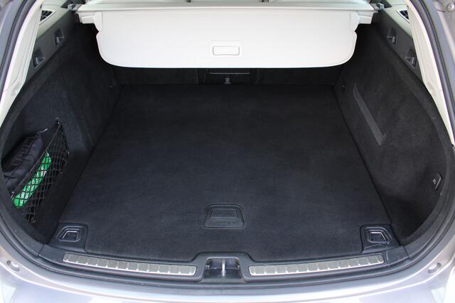 Volvo V60 T5 Automaat Momentum | Verw. Voorstoelen | PDC V+A | El. Trekhaak | AppleCarplay | 19" LMV