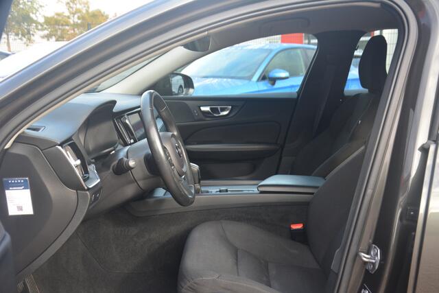 Volvo V60 2.0 D3 Momentum | Navigatie | Camera | Full LED | Stoelverwarming | NL auto!! |