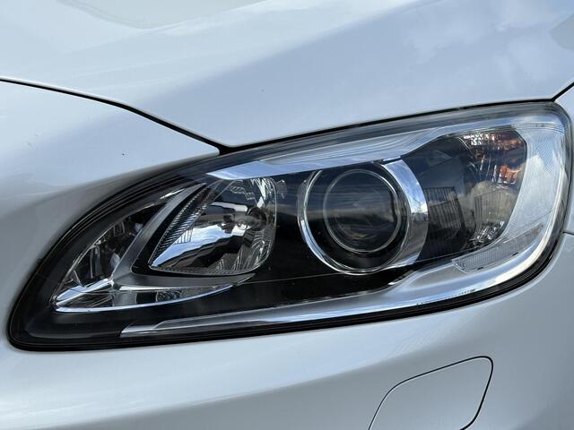 Volvo V60 2.0 T3 R-Design | Trekhaak | Standkachel | Bi-Xenon | Stoel verwarming | Navigatie | PDC | Volvo On Call |