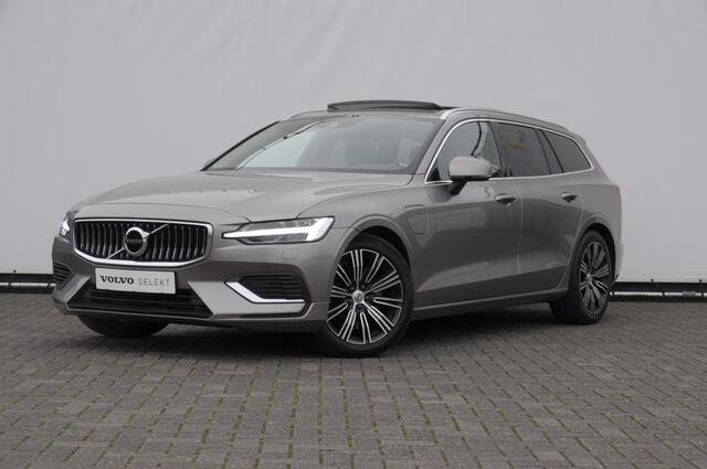 Volvo V60 T6 340PK Automaat Recharge AWD Inscription / Panoramadak / BLIS / Parkeersensoren met camera / Elektrische achterklep / Stoel - en stuurwielverwarming / Getint glas / Adaptieve cruise control