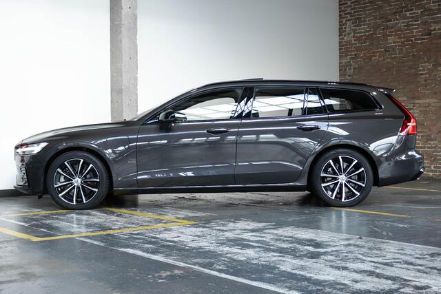 Volvo V60 2.0 T6 Plug-in hybrid AWD Plus Dark | Verwarmbare Voorstoelen (met geheugen), Stuurwiel en Achterbank | Semi-Elektrische Trekhaak | Verwarmbare Voorruit | Premium Audio by Harman Kardon | 360-Camera
