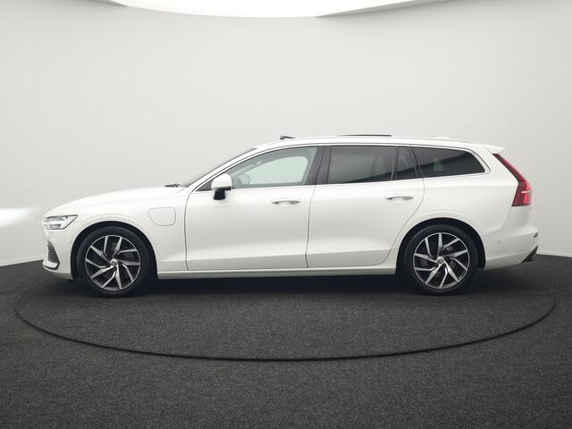 Volvo V60 T6 Twin Engine AWD Momentum Pro Plug In Hybrid 340pk Dealer O.H PHEV | Panodak | Adaptive Cruise | 360 Camera | Head Up | Sportstoelen Verwarmd | Harman & Kardon | Apple Carplay | Blis | Navigatie | Keyless | Virtual | DAB |