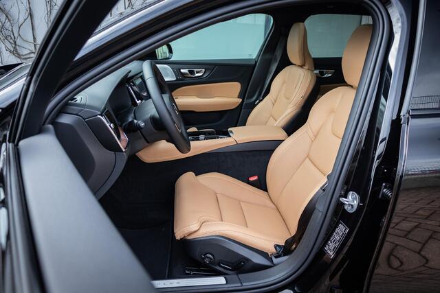 Volvo V60 T6 Plug-in hybrid AWD Ultra Dark | Adaptieve Cruise Control | Bowers & Wilkins Audio | Stoelventilatie + Massage | 360 Camera | Head-Up Display | 19 Inch Lichtmetalen Velgen