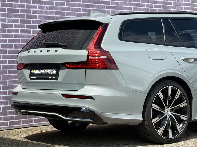 Volvo V60 2.0 T8 Plug-in hybrid AWD Plus Dark | POLESTAR ENGINEERD! | Exterior Styling Kit | Panorama Schuifdak | Harman/Kardon | Sportstoelen | Google | Stuur + Stoelverwarming |