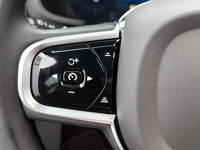 Volvo V60 2.0 T6 AWD Plus Dark | Panorama dak | Trekhaak | Leder | BLIS |