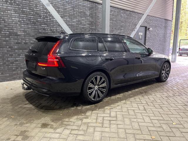 Volvo V60 T6 Plug-in hybrid Plus Dark | Panoramadak | Trekhaak | ACC | 360° Camera | Stoel+Stuurverwarming